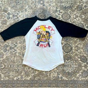 RARE vintage MONTLEY CRUE 1987 tour baseball style tee (mint condition)! Size XL